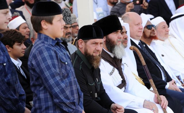 Kritiki čečenske oblasti so prepričani, da je Ramzan Kadirov v Evropi vzpostavil mrežo ljudi, ki izvajajo njegova »smrtonosna naročila«. Foto Said Tsarnayev/Reuters