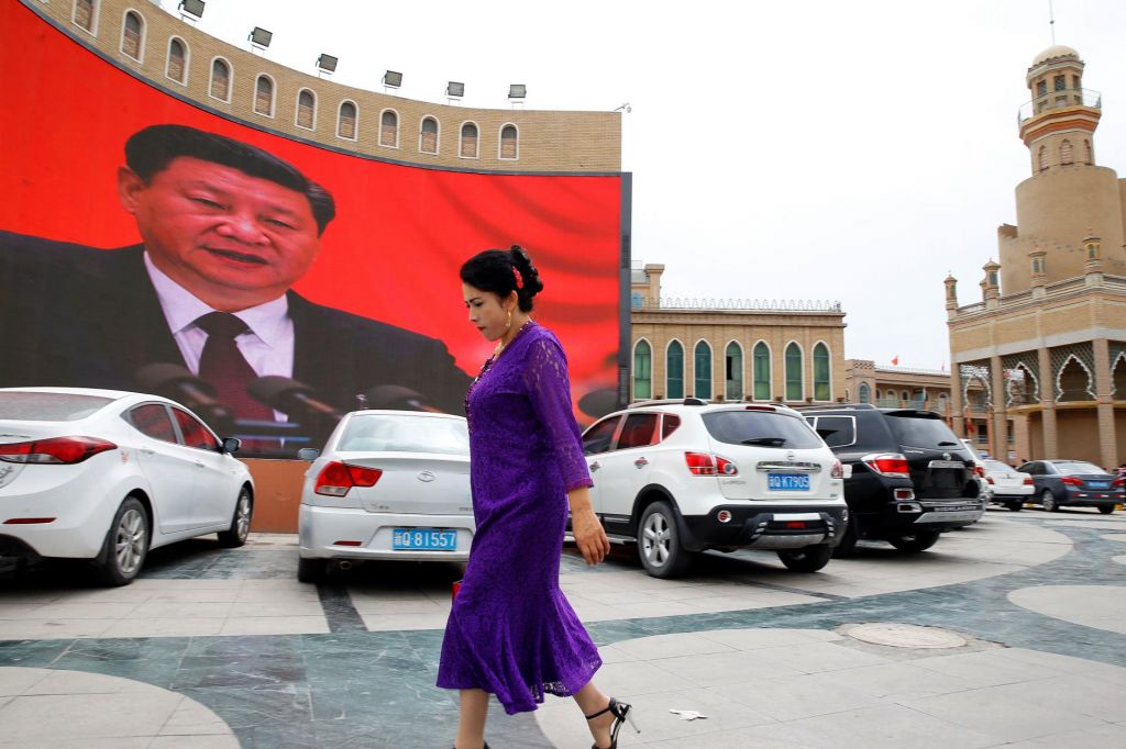 FOTO:Daleč je Xinjiang, dolgo je že od Srebrenice ...