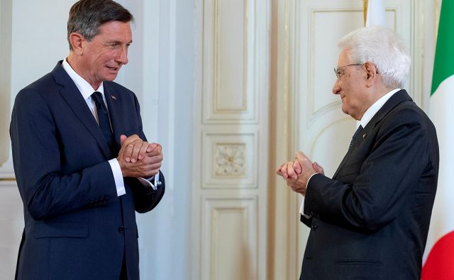 Italijanski predsednik Sergio Mattarella in slovenski predsednik Borut Pahor v Trstu. FOTO: Reuters