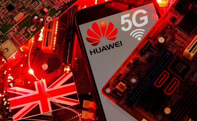 Prejšnji teden se je Velika Britanija odločila, da bo prepovedala uporabo Huaweieve opreme pri gradnji infrastrukture brezžičnega omrežja. Foto: Dado Ruvić/Reuters