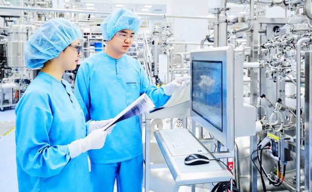 Samsung Biologics proizvaja generične različice nekaterih najuspešnejših bioloških zdravil. FOTO: Samsung Biologics