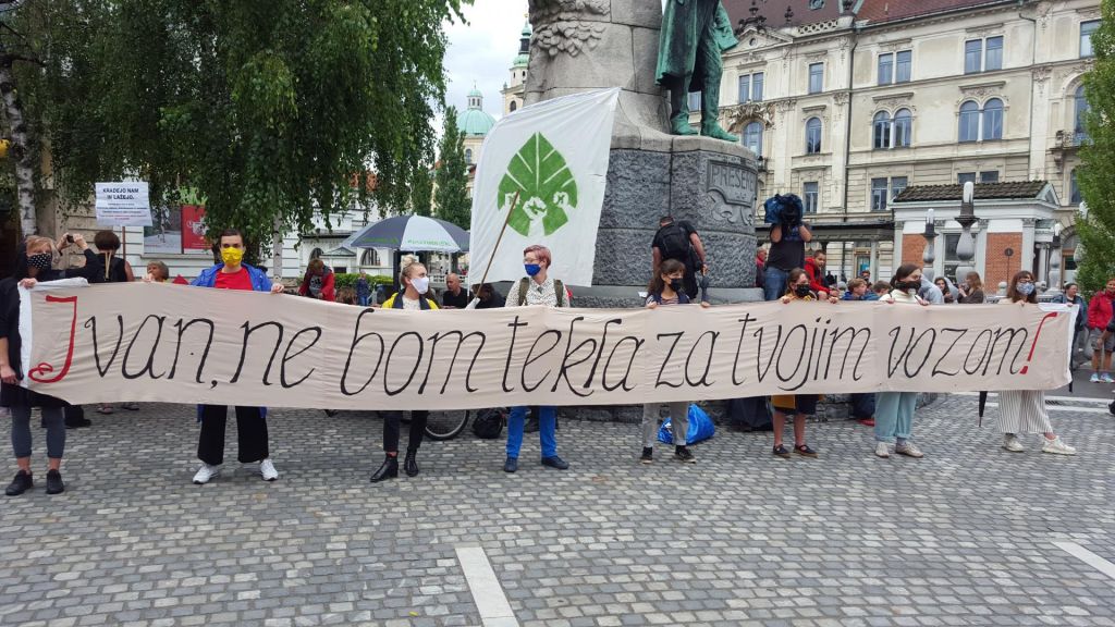 FOTO:V Ljubljani tudi ta petek protivladni protest