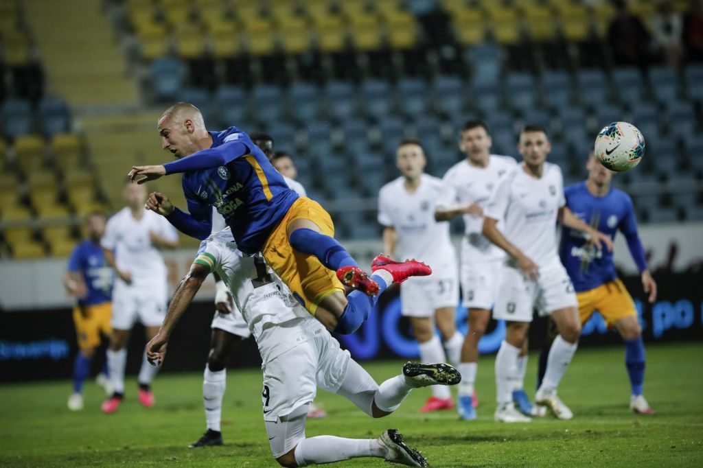 FOTO:Sedemnajst boljših izzivalcev, a v eni tekmi je mogoče vse