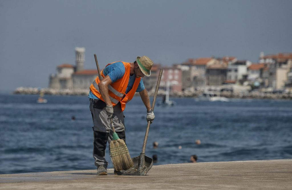 FOTO:Država se bo letos morala še zadolževati