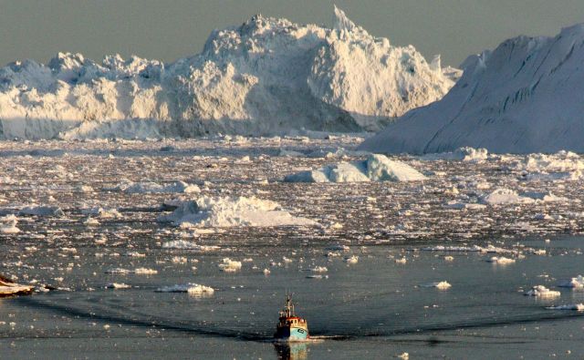 Nekatere meteorološke študije so napovedale, da bo do leta 2050 z Arktike izginil led. FOTO: Steen Ulrik Johannessen/AFP