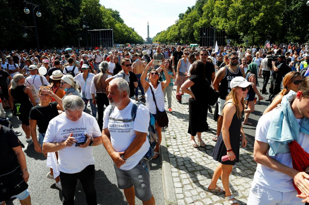 Prepovedi protestov ne bo