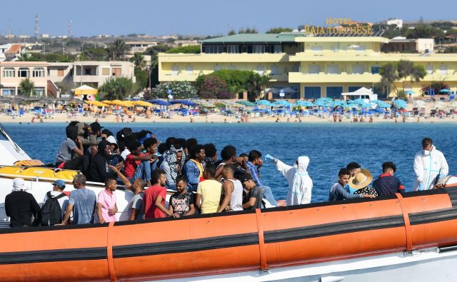 V zadnjem času se je povečalo predvsem število migrantov, ki v Italijo prihajajo iz Tunizije. Foto: Alberto Pizzoli/Afp