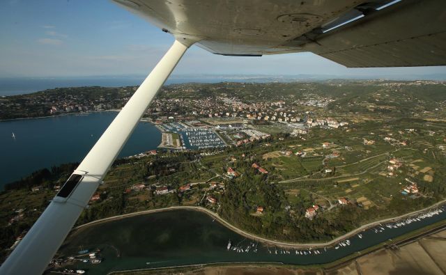 V Istri imajo poleti zaradi suše in turistov, ko se poveča poraba vode, redno težave. Foto Jure Eržen