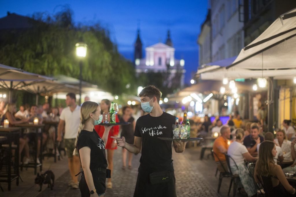FOTO:Dolgo, vroče koronapoletje v Ljubljani