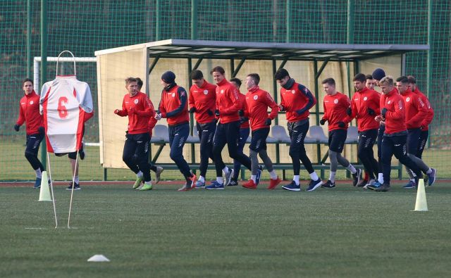 Nogometaši Aluminija so v karanteni in začasno ne trenirajo. FOTO: Tadej Regent