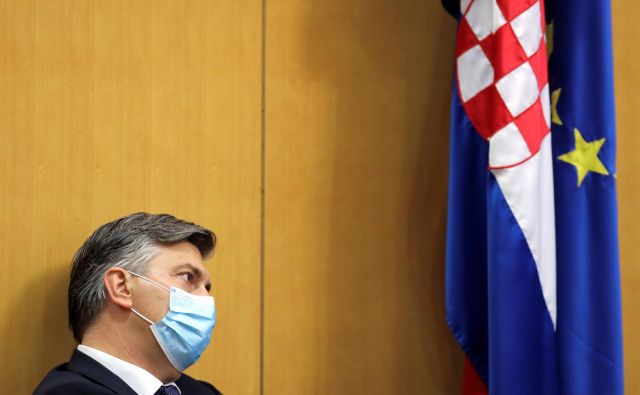Hrvaški premier Andrej Plenković je proevropski politik, birokrat, elokventen v več tujih jezikih. Hrvaško obrača proti evru in schengnu, prijatelje ima v Bruslju in v evropskih prestolnicah.<br />
Foto: Antonio Bronić/Reuters