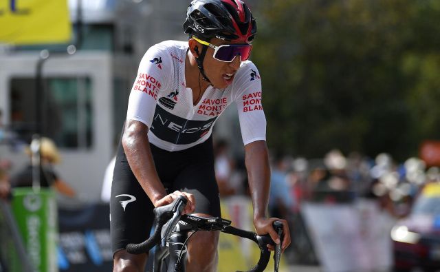 Egan Bernal je končal dirko zaradi bolečin v hrbtu. FOTO: Justin Setterfield/AFP