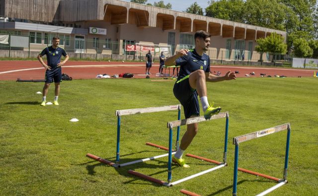 Olimpijini nogometaši upajo, da jim bo Nacionalni inštitut za zdravje prižgal zeleno luč za skupne treninge. FOTO: Voranc Vogel/Delo