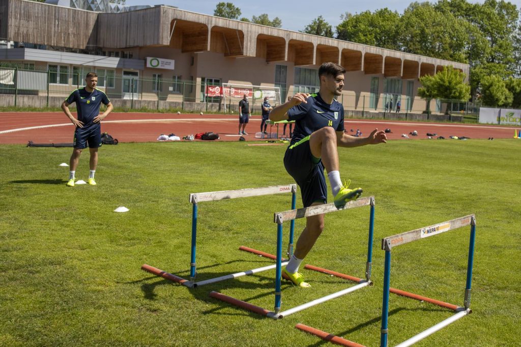 Samoplačniški test odkril še enega okuženega igralca