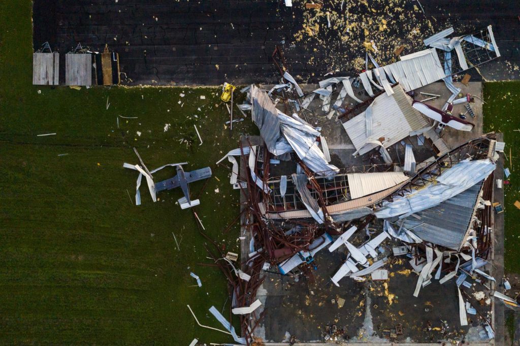 FOTO:Orkan v Louisiani terjal najmanj šest smrtnih žrtev