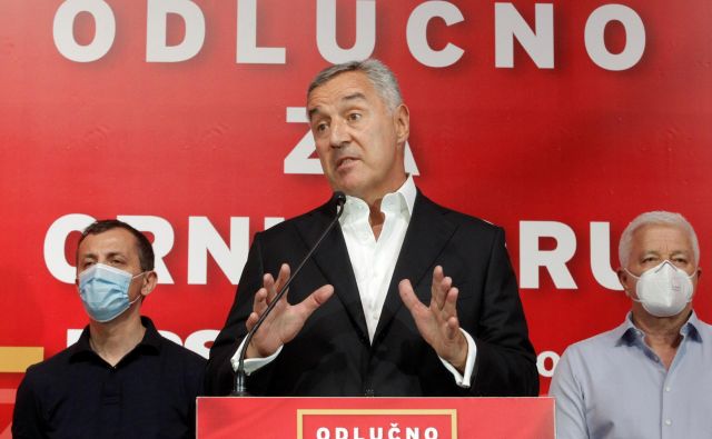 Đukanović je priznal, da njegova DPS s tradicionalnimi koalicijskimi partnerji nima parlamentarne večine. FOTO: Stevo Vasiljević/Reuters