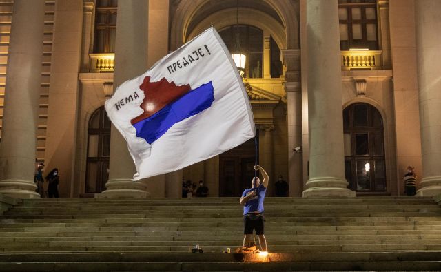 Vprašanje je, ali imata Washington in Bruselj rešitev za stare spore med Prištino in Beogradom. Foto: Marko Djurica/Reuters