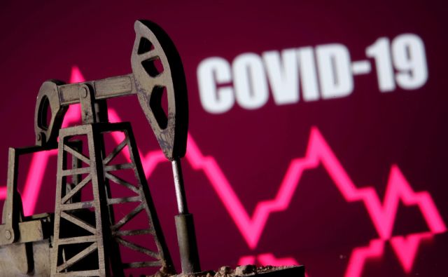 Epidemija covida-19 je eden od najtežjih preizkusov za naftno industrijo v zadnjem času. FOTO: Dado Ruvic/Reuters
