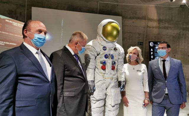 Župan občine Vitanje Slavko Vetrih, gospodarski minister Zdravko Počivalšek, veleposlanica ZDA Lynda C. Blanchard in direktor Center Noordung Dominik Kobold. FOTO: Saša Senica