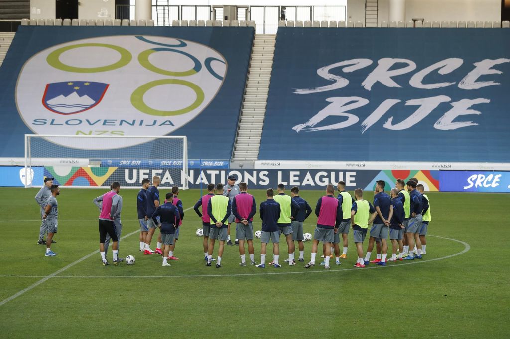 FOTO:Oblak sporoča navijačem: Nismo prišli na obisk, zanima nas le zmaga