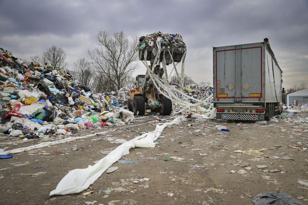 FOTO:Brez odpustkov za odpadke