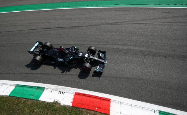 Lewis Hamilton drvi sedmemu naslovu prvaka naproti. FOTO: Reuters