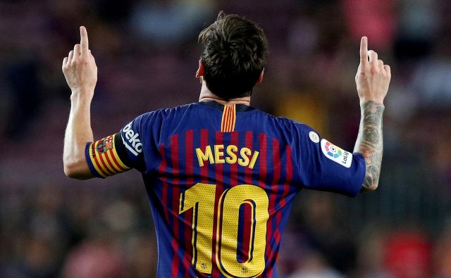 Glavno vprašanje pred začetkom španske sezone: kako motiviran bo zares Lionel Messi, če bo ostal v majici Barcelone? FOTO: Albert Gea/Reuters