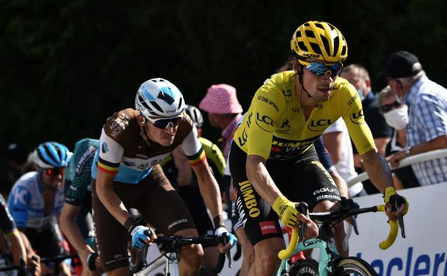 Primož Roglič si v 12. etapi Toura ni mogel privoščiti aktivnega počitka, vendar je nared za vrnitev v gore. FOTO: Marco Bertorello/AFP