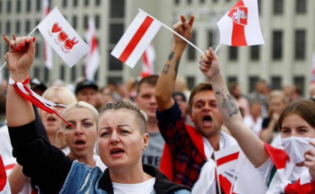 Protesta v Minsku se je udeležilo 60.000 ljudi. FOTO: Vasily Fedosenko/Reuters