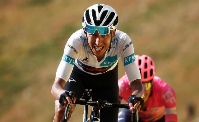 Egan Arley Bernal Gomez je lani na Touru zmagal, letos je trpljenje in nemoč sklenil z odstopom. FOTO: Benoit Tessier/Reuters