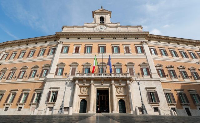 Slovenci v Italiji so predvidoma izgubili možnost za zastopstvo v palači Montecitorio, kjer zaseda italijanski parlament. Foto Guglielmo Mangiapane/Reuters