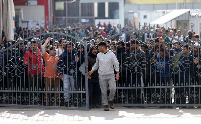 Oblasti nameravajo zapreti tudi begunsko taborišče Miral v veliki Kladuši. FOTO: Dado Ruvic/Reuters