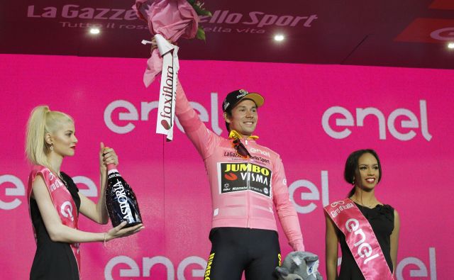 Primoža Rogliča, ki je lani nosil rožnato majico na Giru in ga nato končal na 3. mestu, letos ne bo na štartu. FOTO: Leon Vidic/Delo