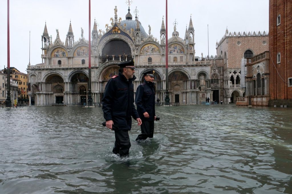 V Benetkah rdeči alarm, jutri dan D za nov sistem zaščite pred plimo