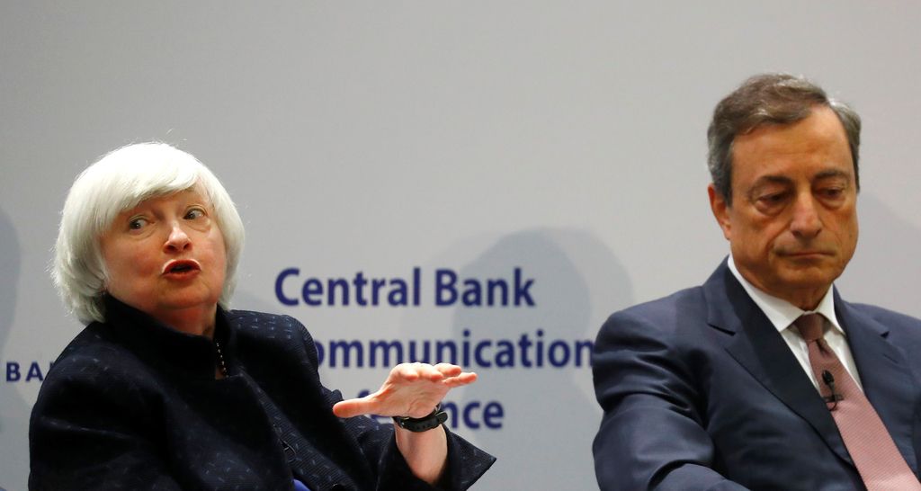 Fed že tretjič letos zvišal obresti in izzval ECB in Maria Draghija