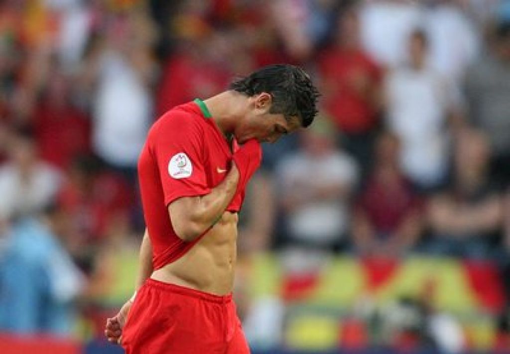 Ronaldo ostaja na Otoku