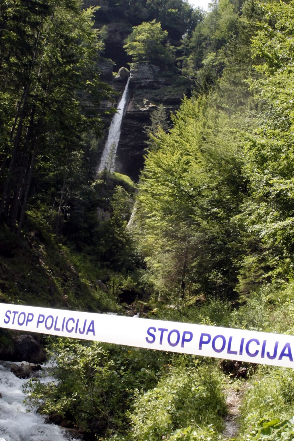 Pohodnik umrl na poti proti slapu Peričnik