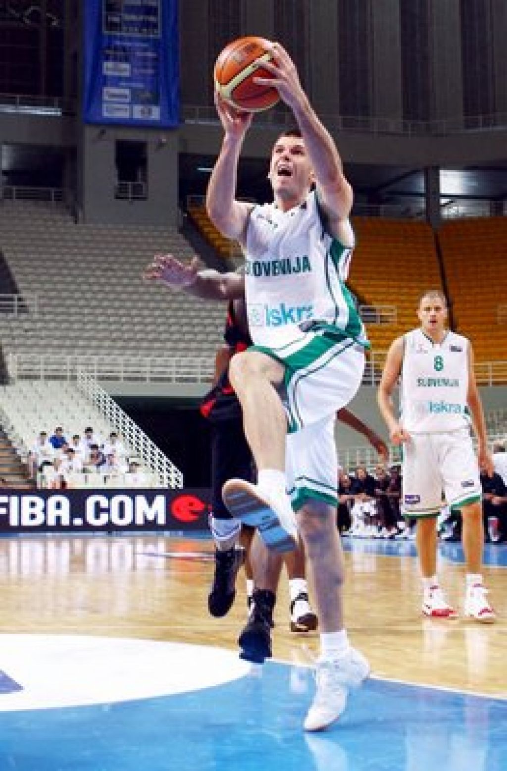 Slovenija suvereno v četrtfinale