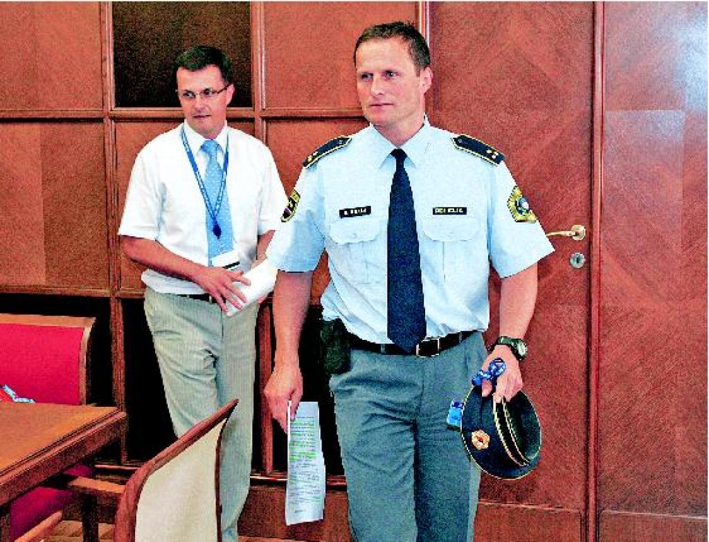 Na Triglav kar v natikačih