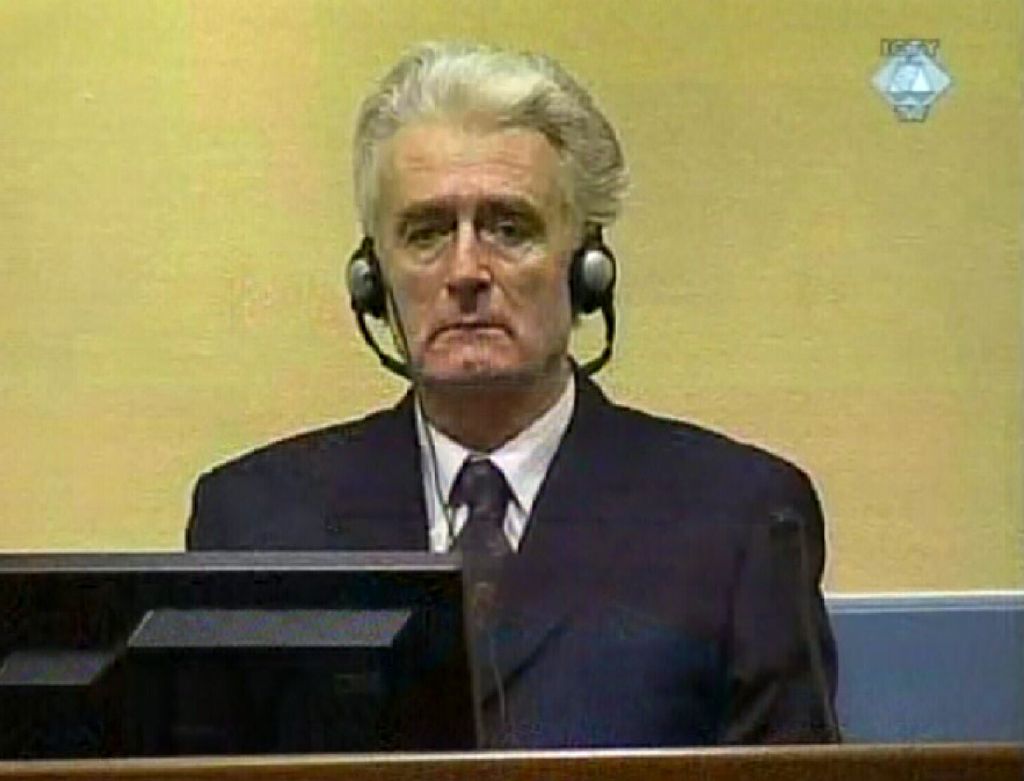 Začetek sojenja Karadžiću 26. oktobra
