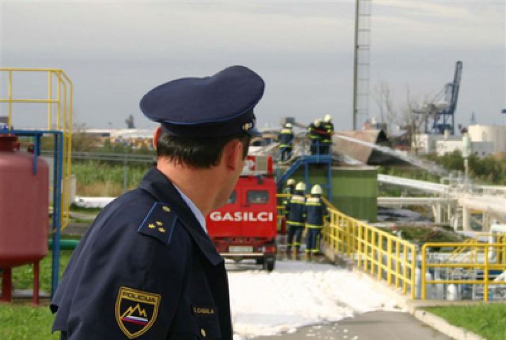 Zastrupljena delavca se bojujeta za življenje