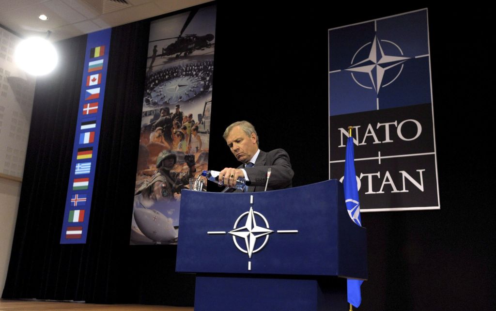 Lavrov: Nato bo moral izbrati med Rusijo ali Gruzijo