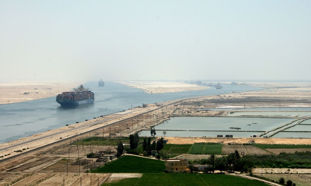 Nemiri v Egiptu še kar dražijo nafto