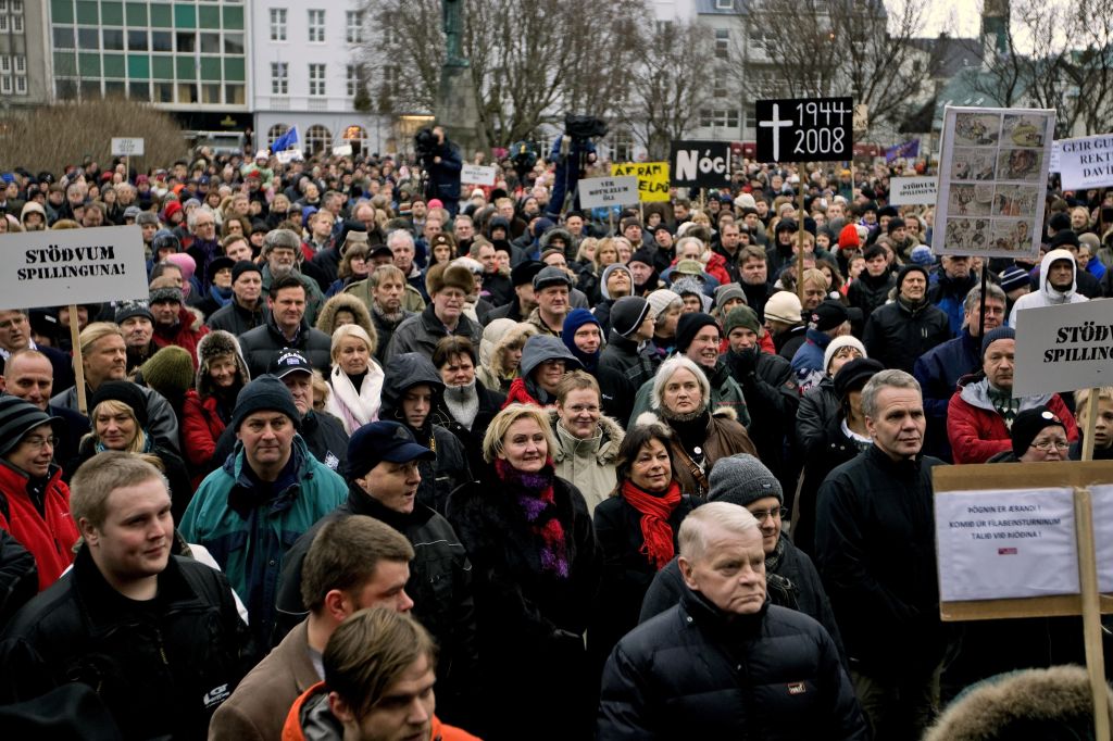 Vse hujši protesti na Islandiji