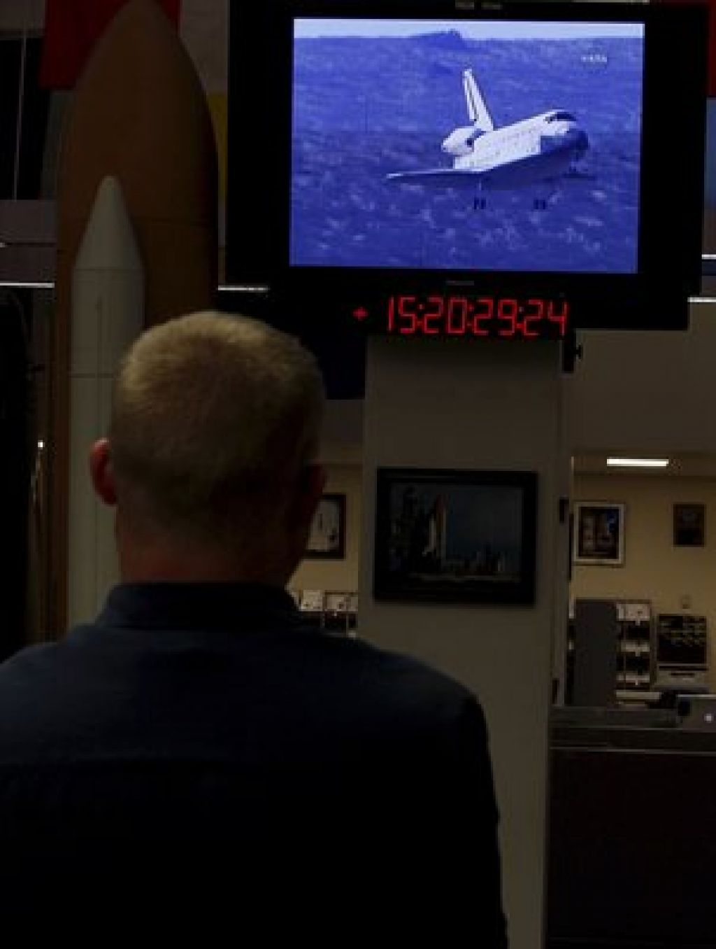 Raketoplan Endeavour brez težav pristal v Kaliforniji