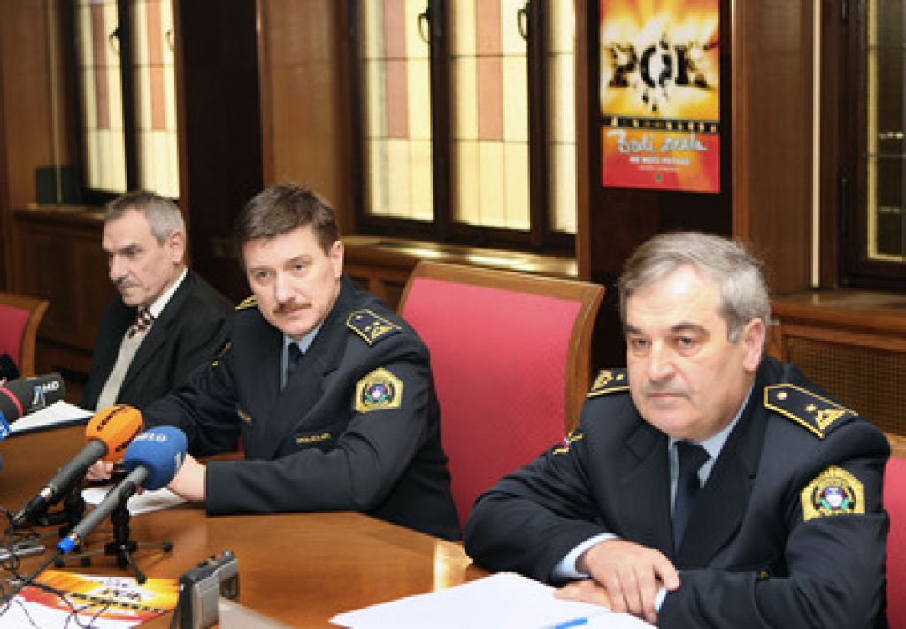 Letos brez poka petard