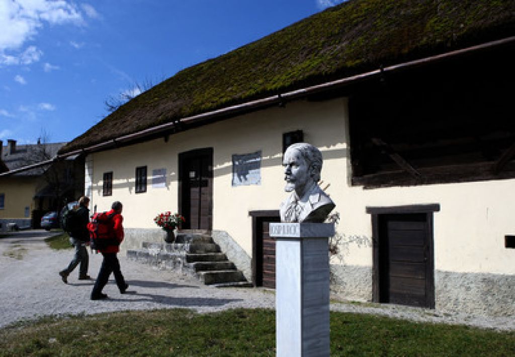 Množica pohodnikov povezala Višnjo Goro in Muljavo