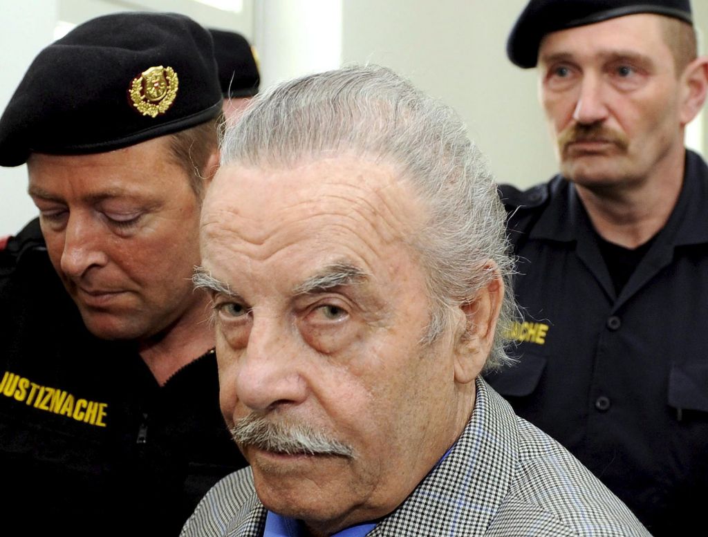 Fritzl naproša otroke, da ga obiščejo