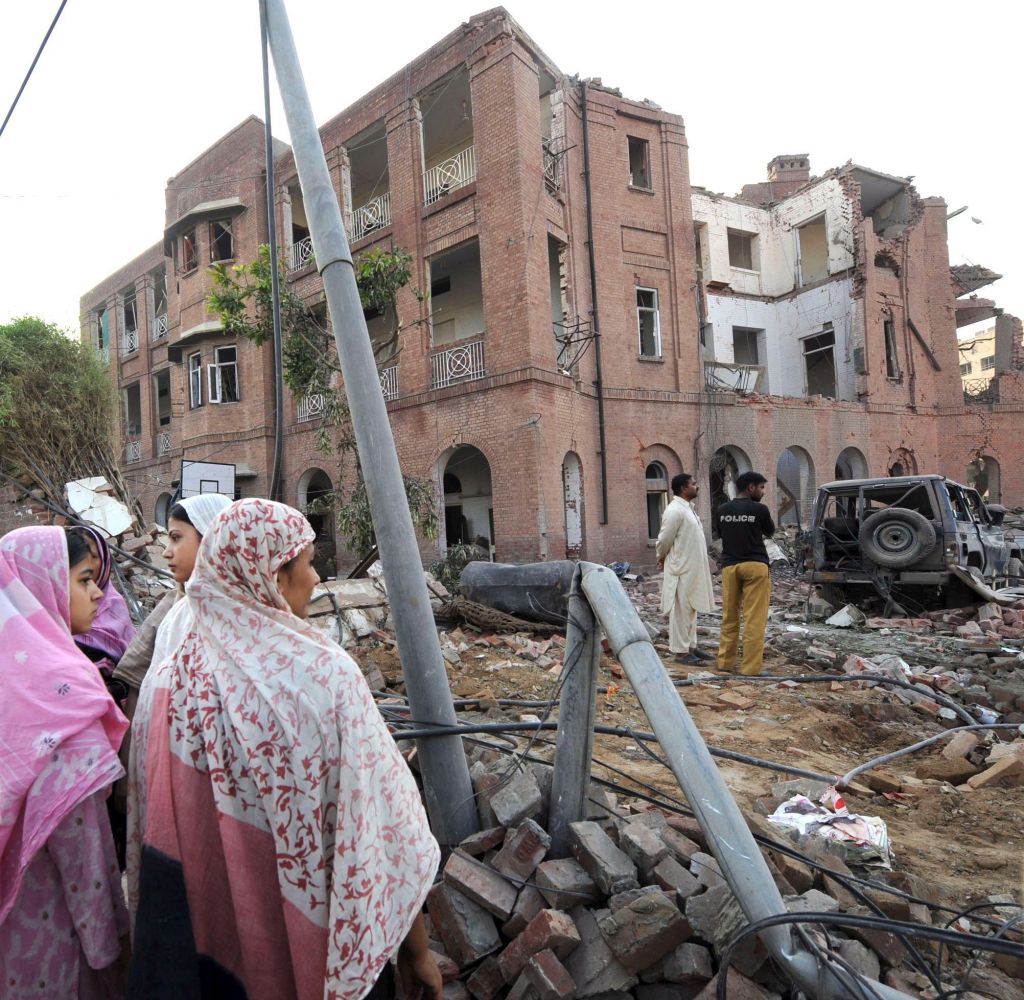 FOTO: Eksplozije v Pakistanu zahtevale smrtne žrtve