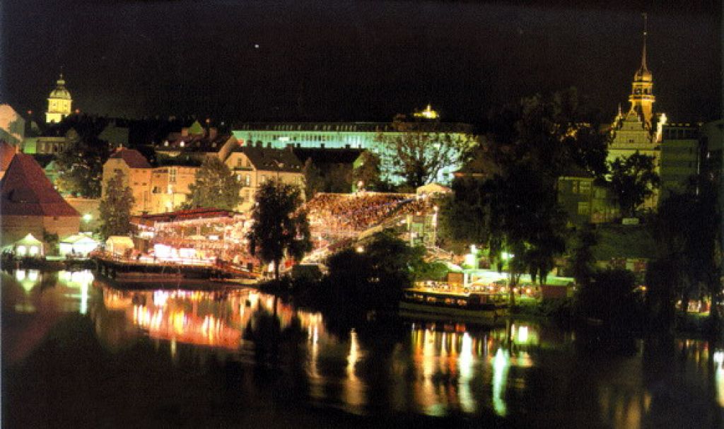FOTO: Začel se je festival Lent